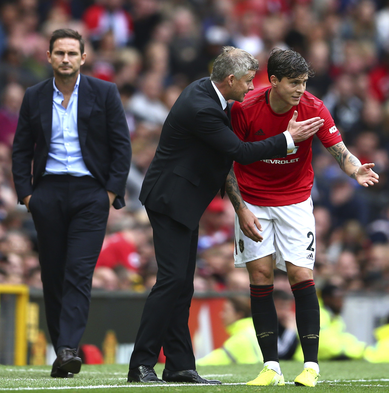 推动足球下 推动足球下